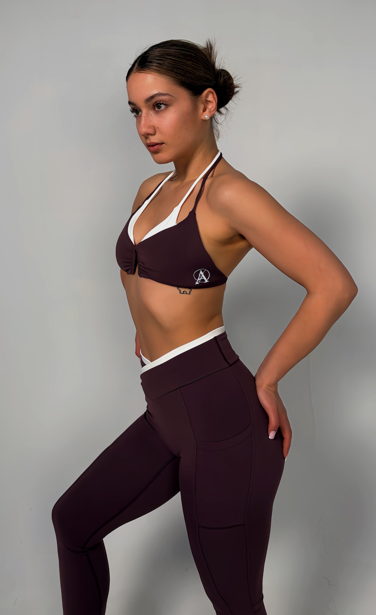 Спортен екип 𝐂𝐎𝐍𝐓𝐎𝐔𝐑